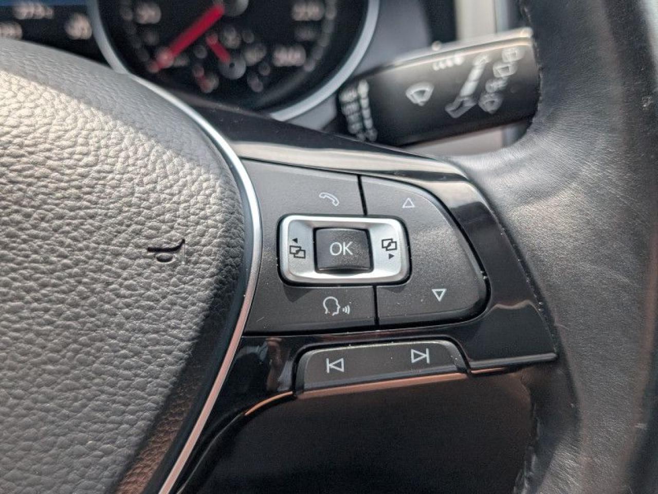 2018 Volkswagen Atlas Comfortline  **GOLDEN NUGGET** Photo