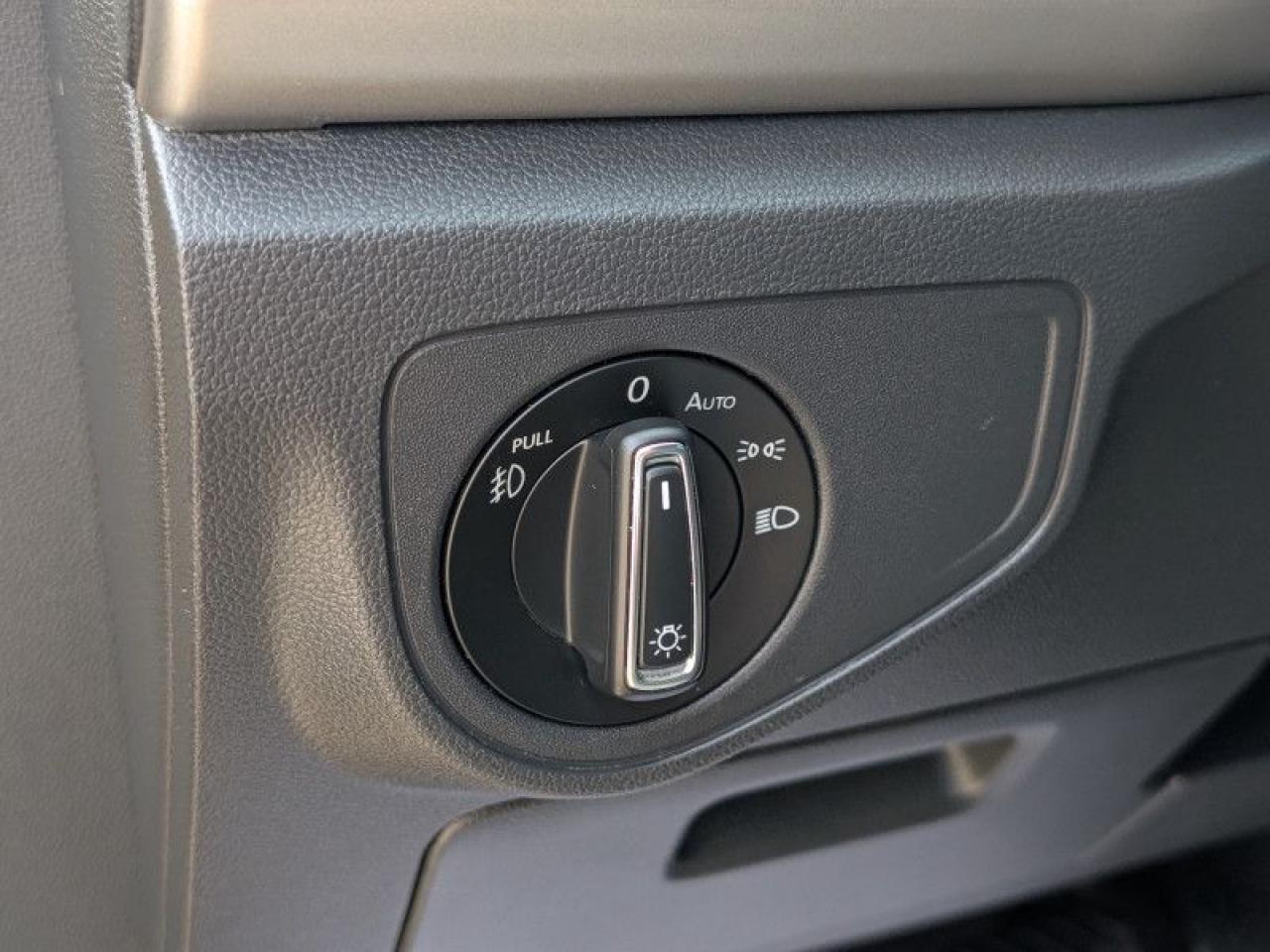 2018 Volkswagen Atlas Comfortline  **GOLDEN NUGGET** Photo