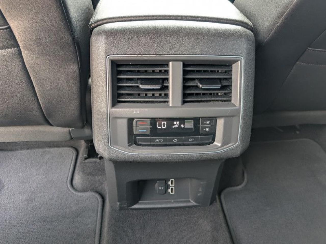2018 Volkswagen Atlas Comfortline  **GOLDEN NUGGET** Photo