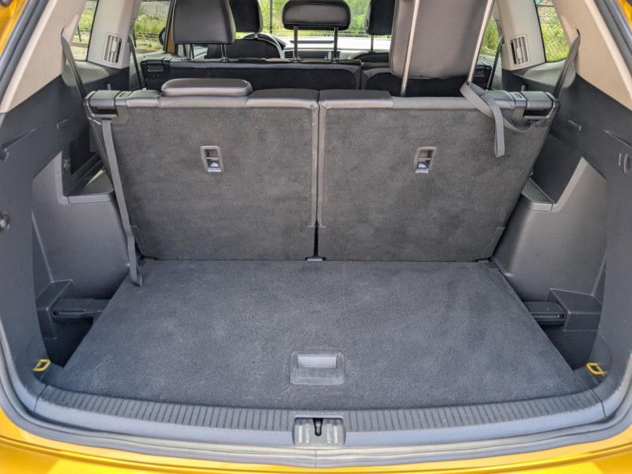 2018 Volkswagen Atlas Comfortline  **GOLDEN NUGGET** Photo
