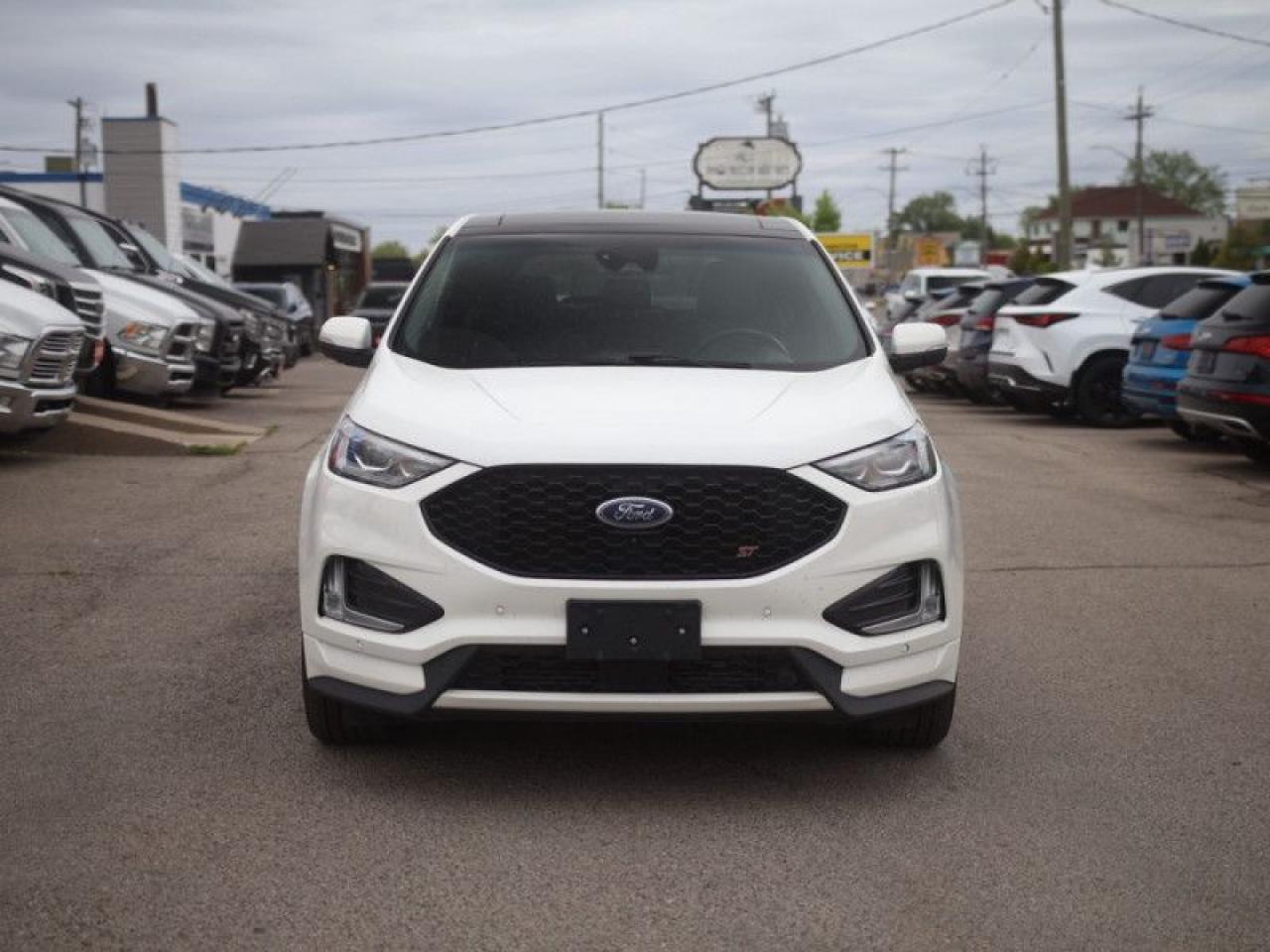 2022 Ford Edge ST  **PANORAMIC SUNROOF** Photo4