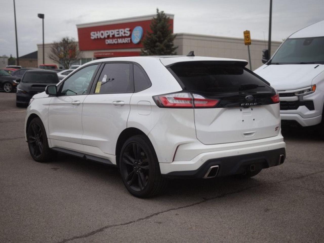 2022 Ford Edge ST  **PANORAMIC SUNROOF** Photo2