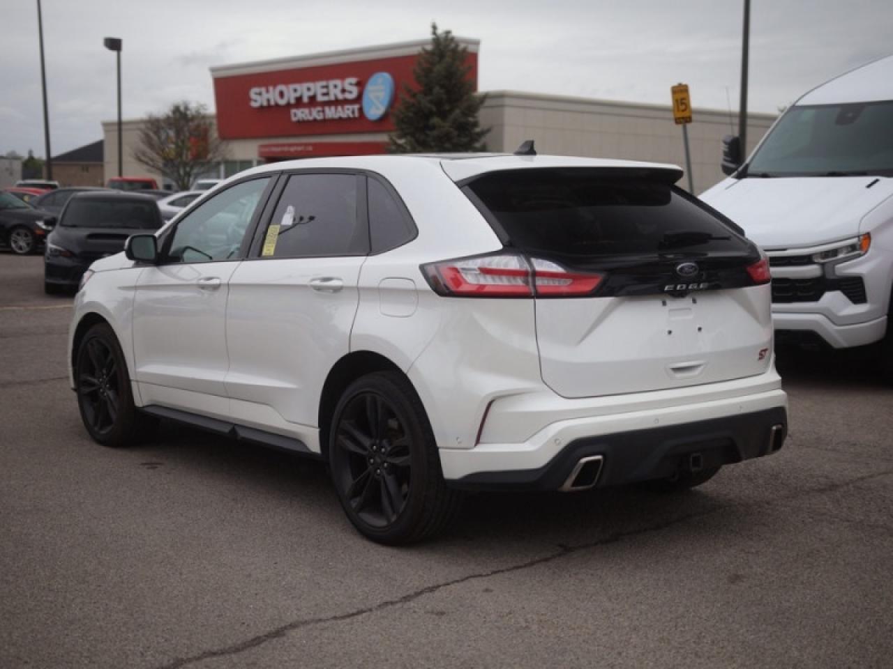 2022 Ford Edge ST  **PANORAMIC SUNROOF** Photo2