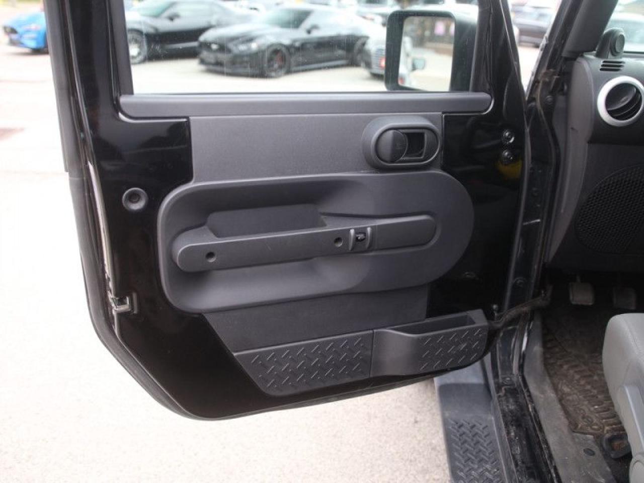 2010 Jeep Wrangler Sahara  **LOW KMS - MANUAL** Photo