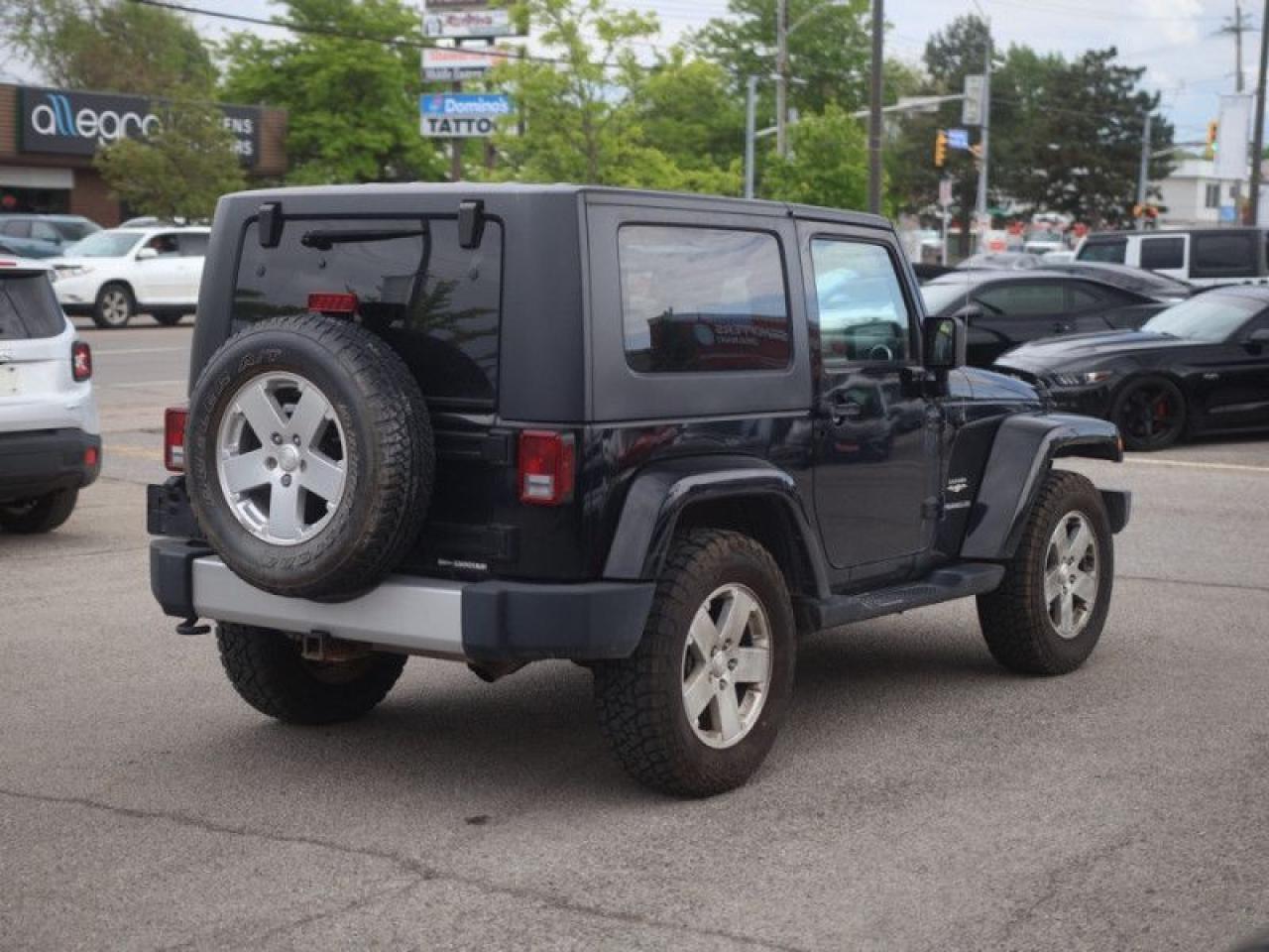 2010 Jeep Wrangler Sahara  **LOW KMS - MANUAL** Photo4