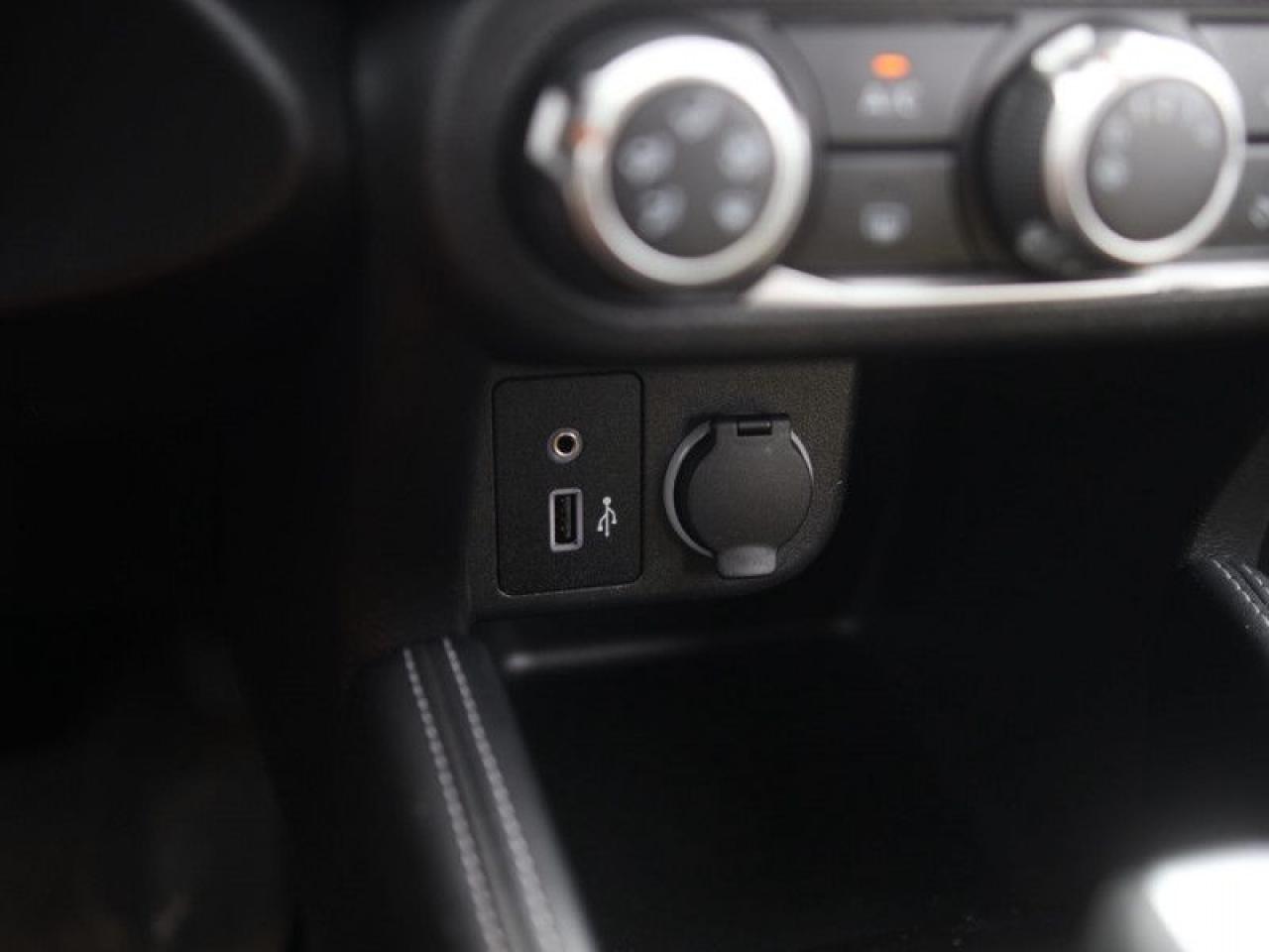2019 Nissan Kicks S  **LOW KMS - 19 SERVICE RECORDS** Photo