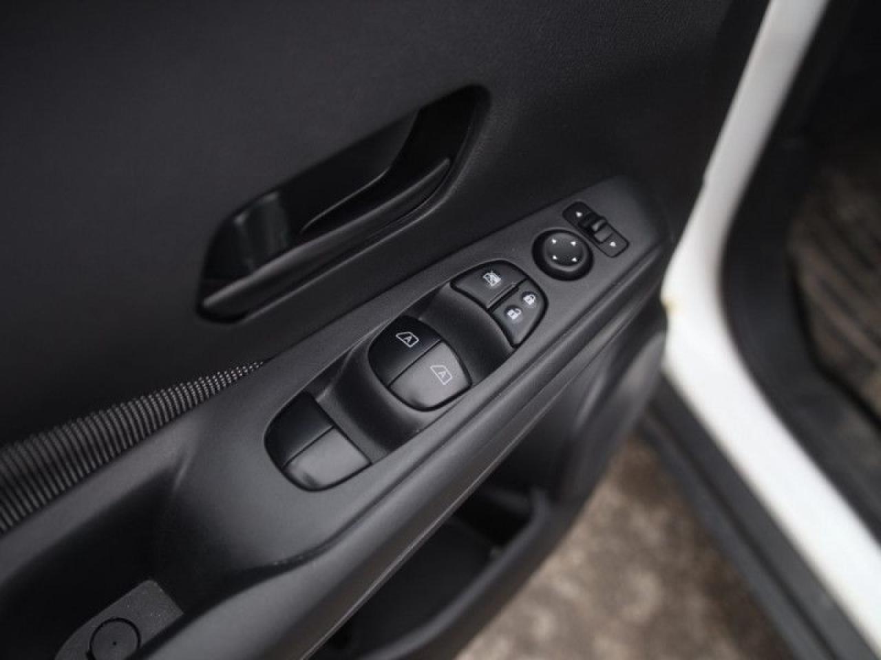 2019 Nissan Kicks S  **LOW KMS - 19 SERVICE RECORDS** Photo