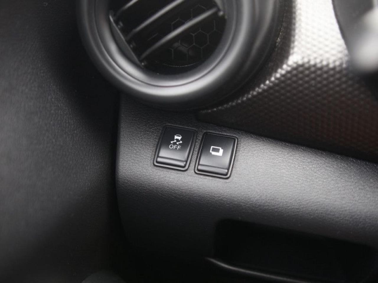 2019 Nissan Kicks S  **LOW KMS - 19 SERVICE RECORDS** Photo