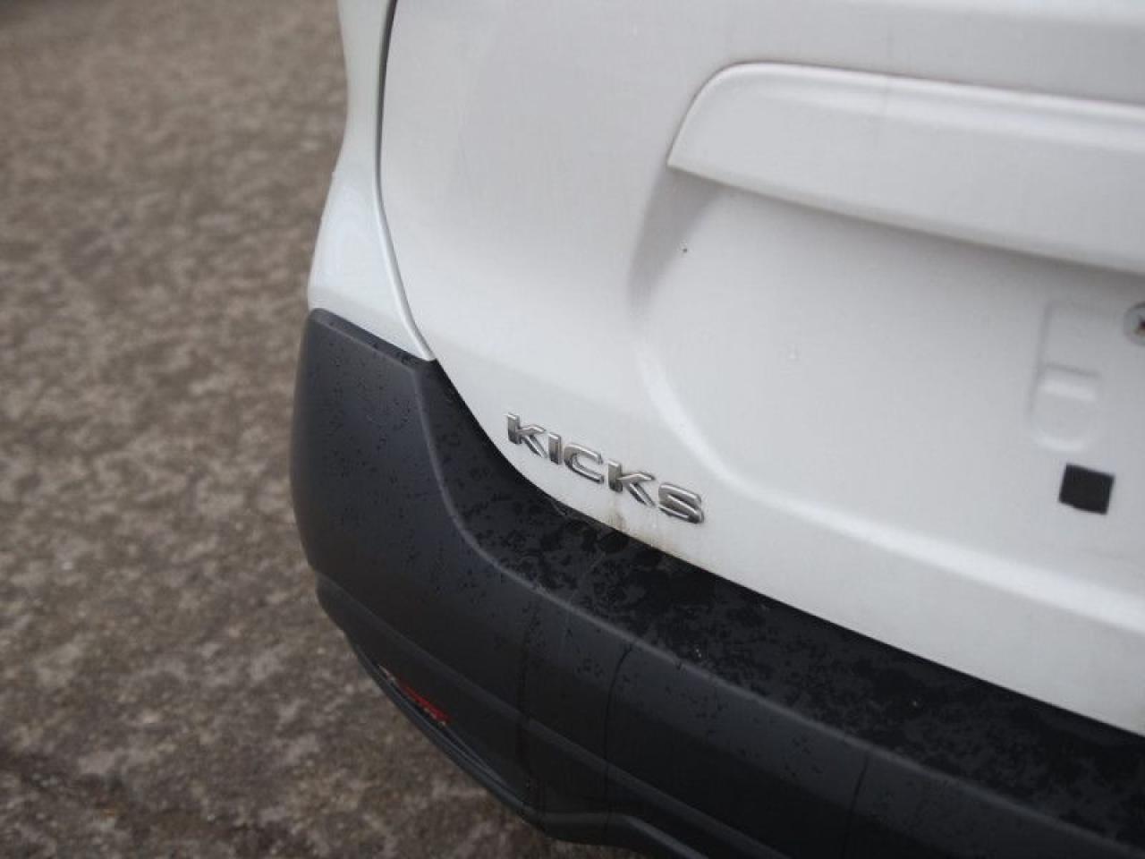 2019 Nissan Kicks S  **LOW KMS - 19 SERVICE RECORDS** Photo