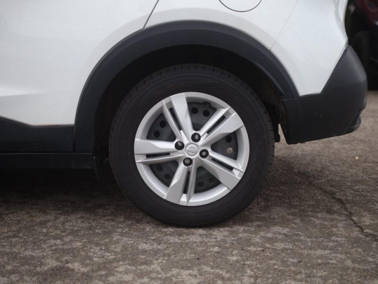 2019 Nissan Kicks S  **LOW KMS - 19 SERVICE RECORDS** Photo