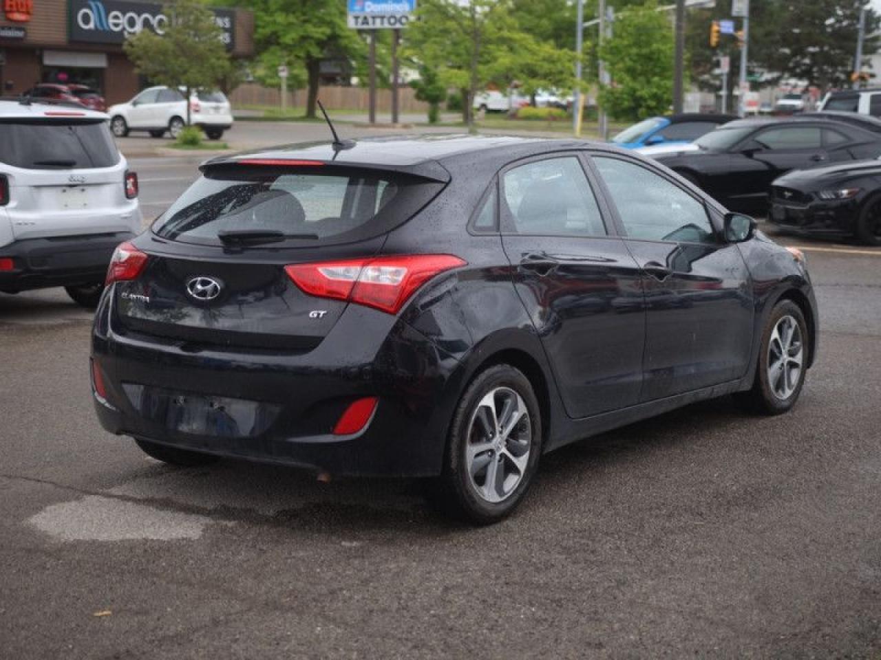 2016 Hyundai Elantra GT GLS  **SUNROOF - MANUAL** Photo4