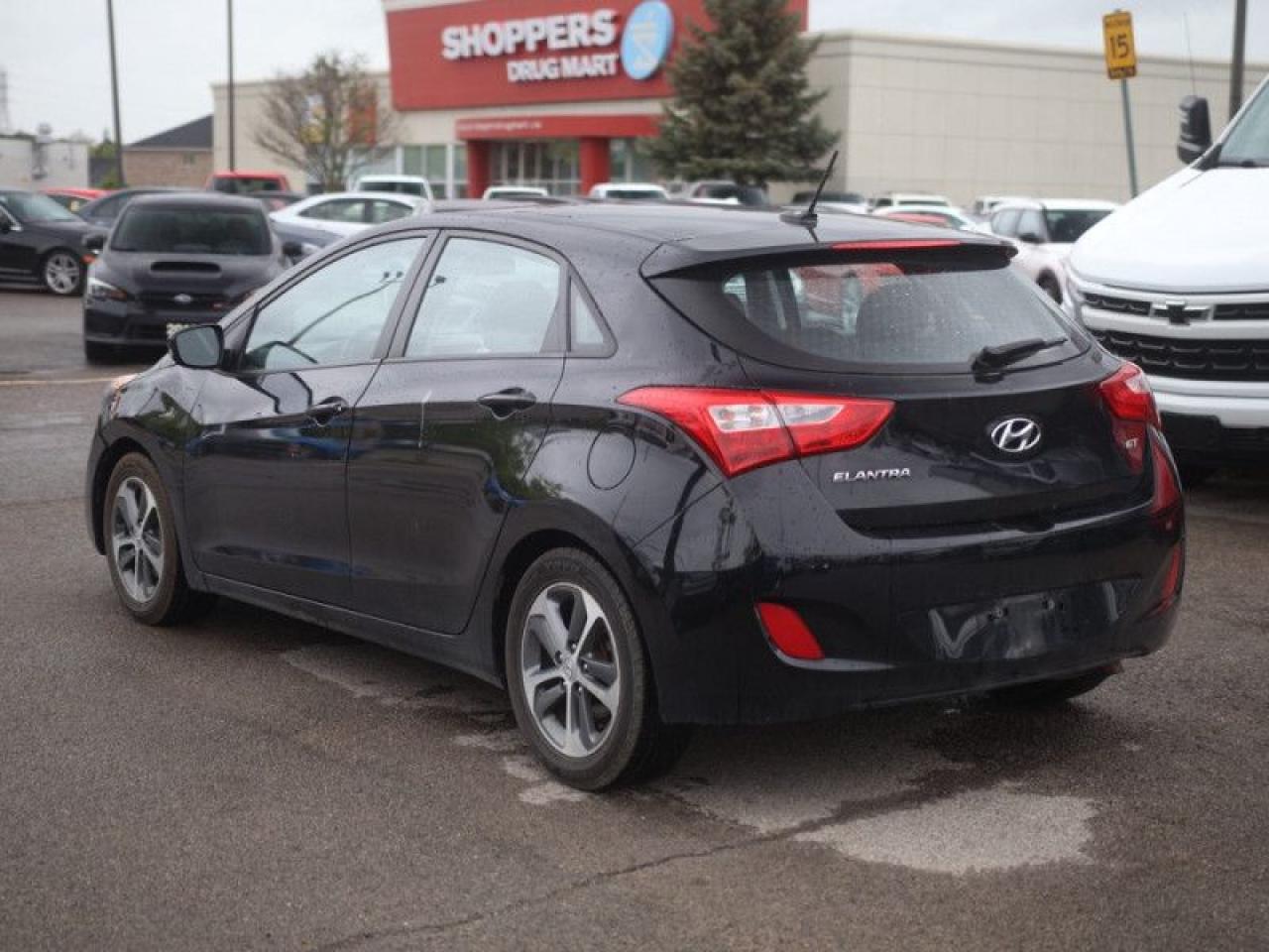 2016 Hyundai Elantra GT GLS  **SUNROOF - MANUAL** Photo3