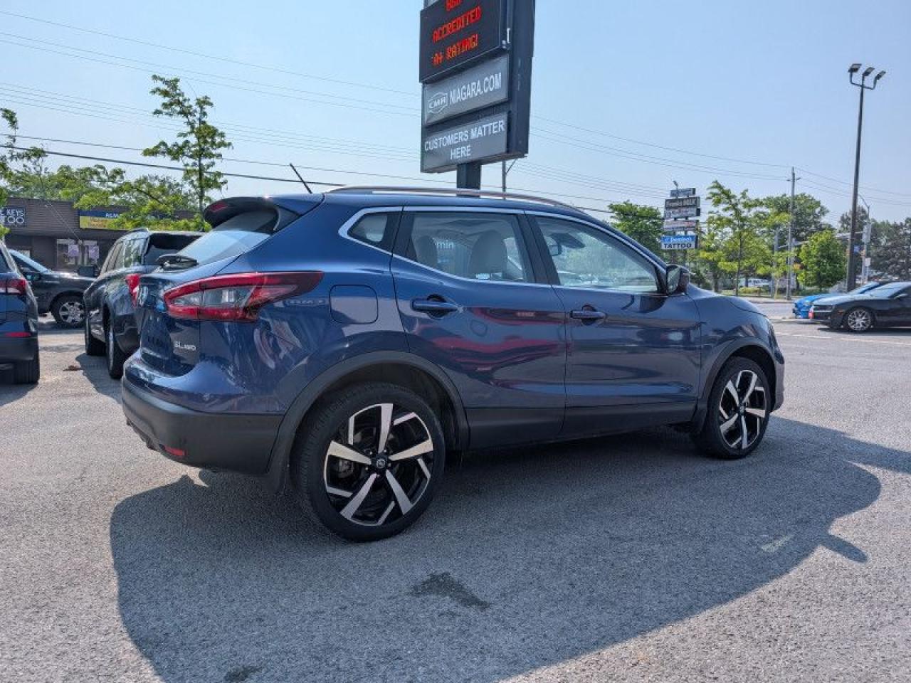 2023 Nissan Qashqai SL Platinum Package  **SUNROOF** Photo