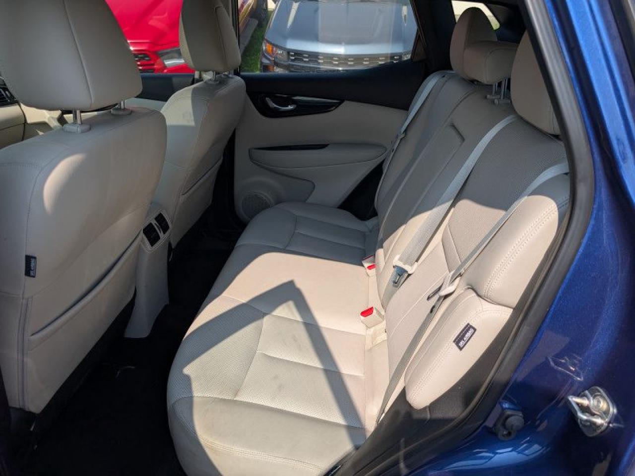 2023 Nissan Qashqai SL Platinum Package  **SUNROOF** Photo