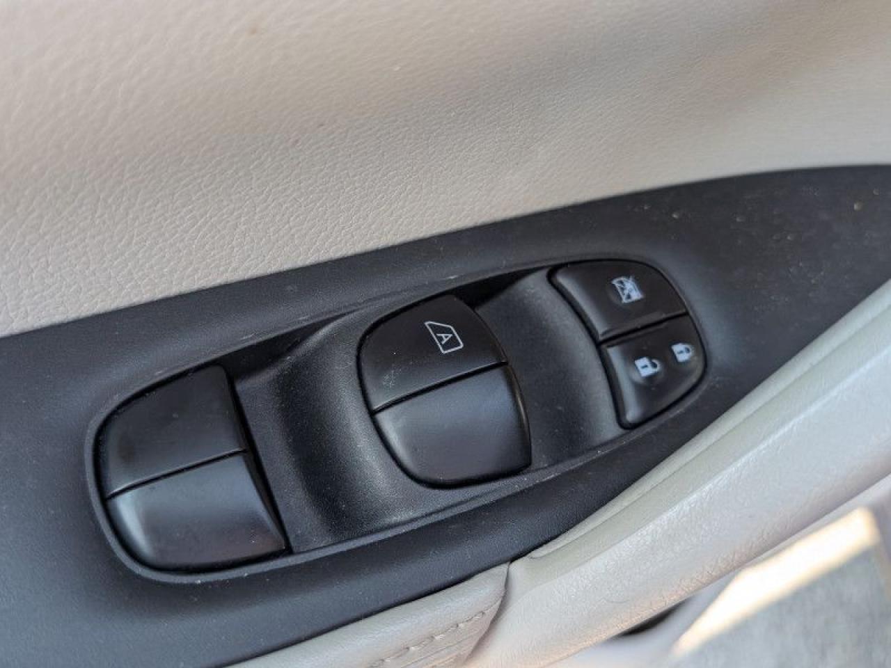 2023 Nissan Qashqai SL Platinum Package  **SUNROOF** Photo