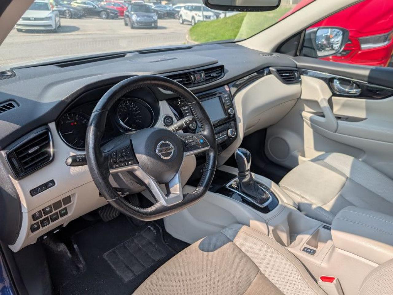 2023 Nissan Qashqai SL Platinum Package  **SUNROOF** Photo