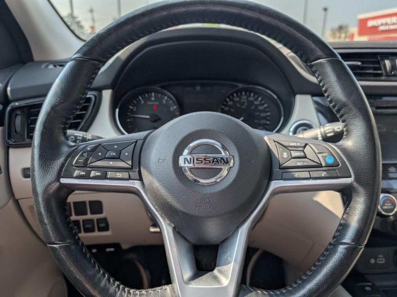 2023 Nissan Qashqai SL Platinum Package  **SUNROOF** Photo