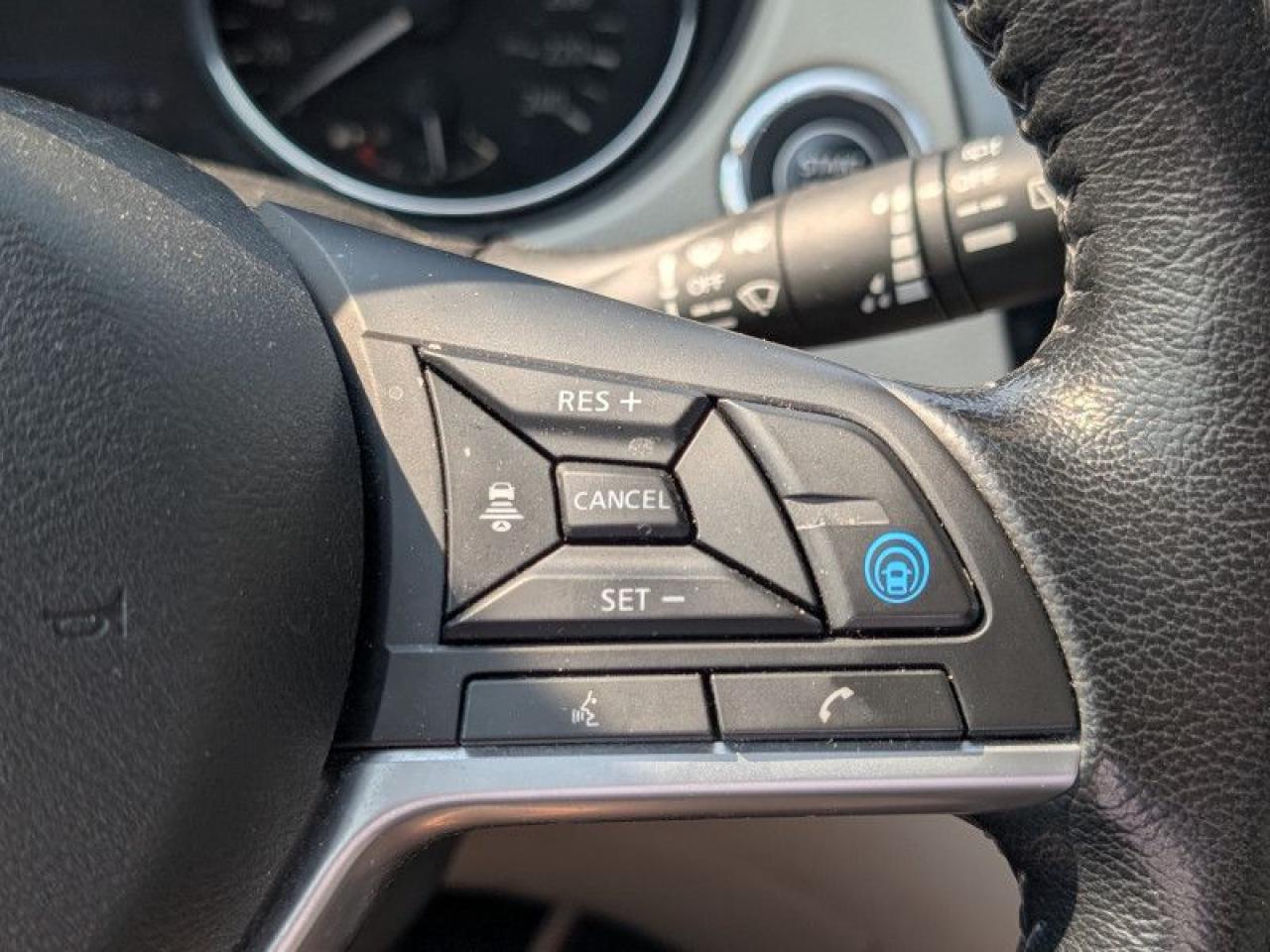 2023 Nissan Qashqai SL Platinum Package  **SUNROOF** Photo