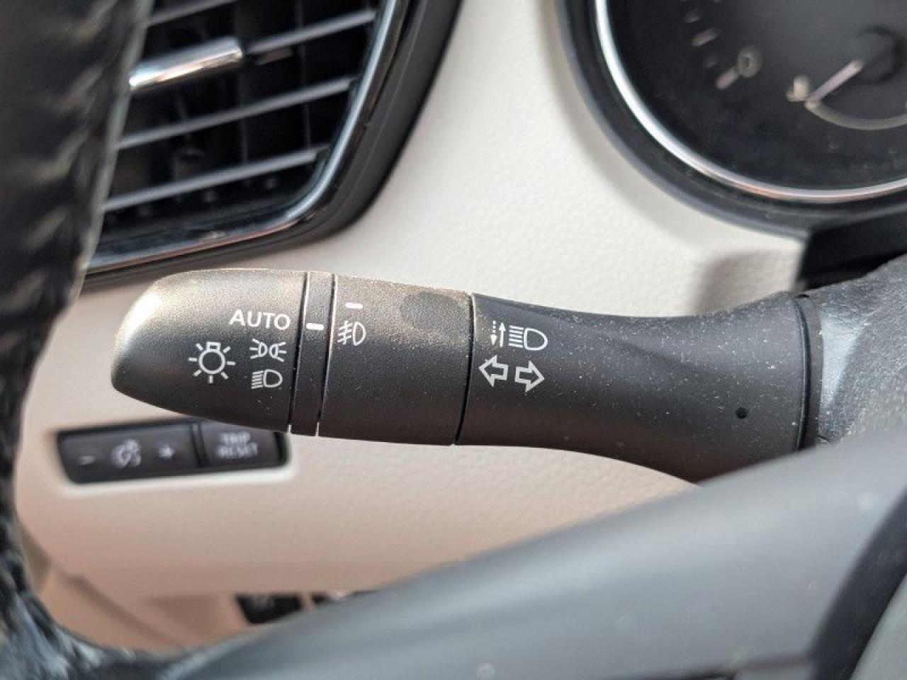 2023 Nissan Qashqai SL Platinum Package  **SUNROOF** Photo