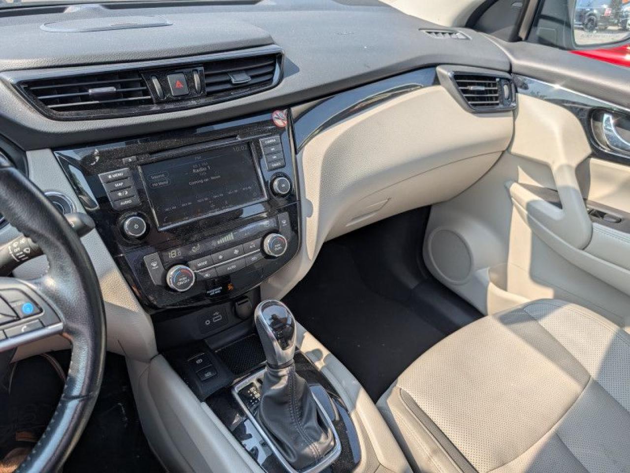 2023 Nissan Qashqai SL Platinum Package  **SUNROOF** Photo