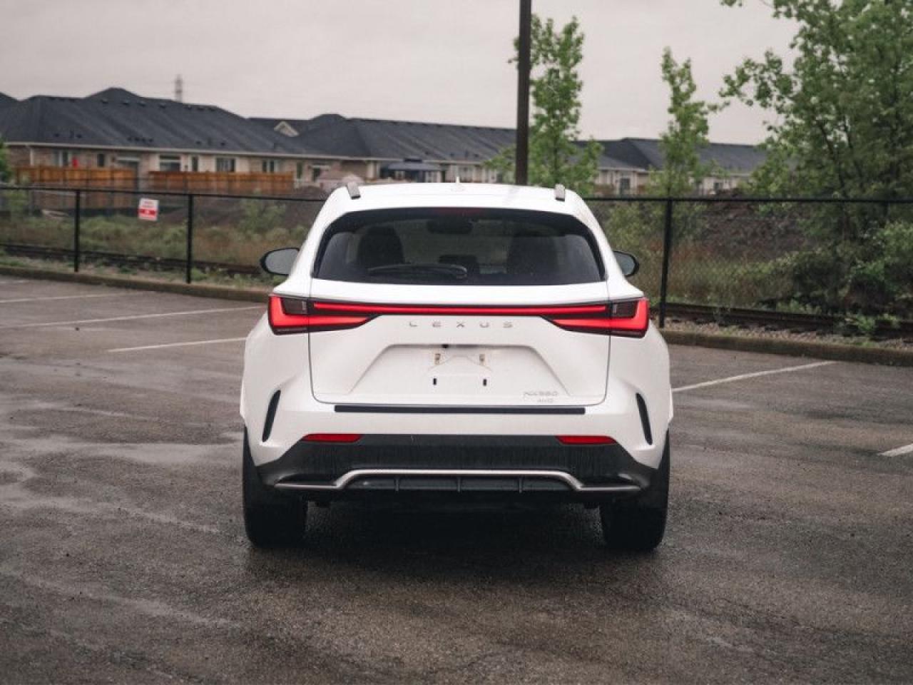 2022 Lexus NX 350 F-Sport  **SUNROOF - RED/BLACK LEATHER** Photo3