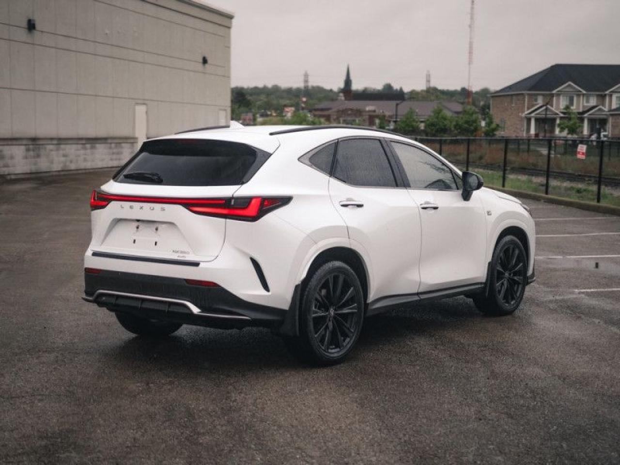 2022 Lexus NX 350 F-Sport  **SUNROOF - RED/BLACK LEATHER** Photo4