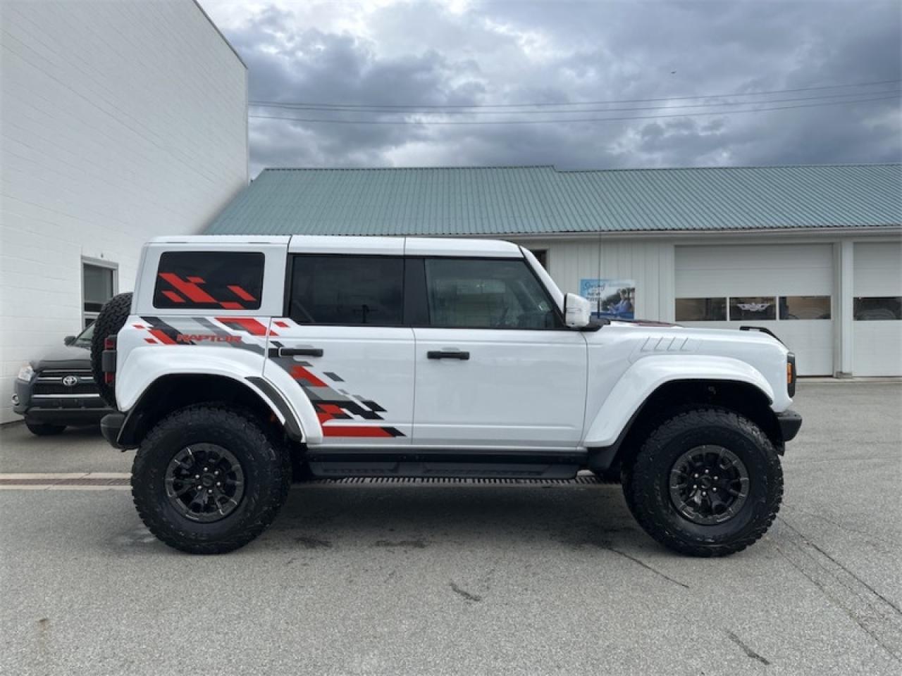 2025 Ford Bronco Raptor  - Leather Seats Photo5