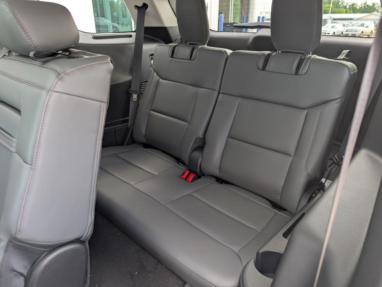 2025 Ford Explorer ACTIVE Photo5