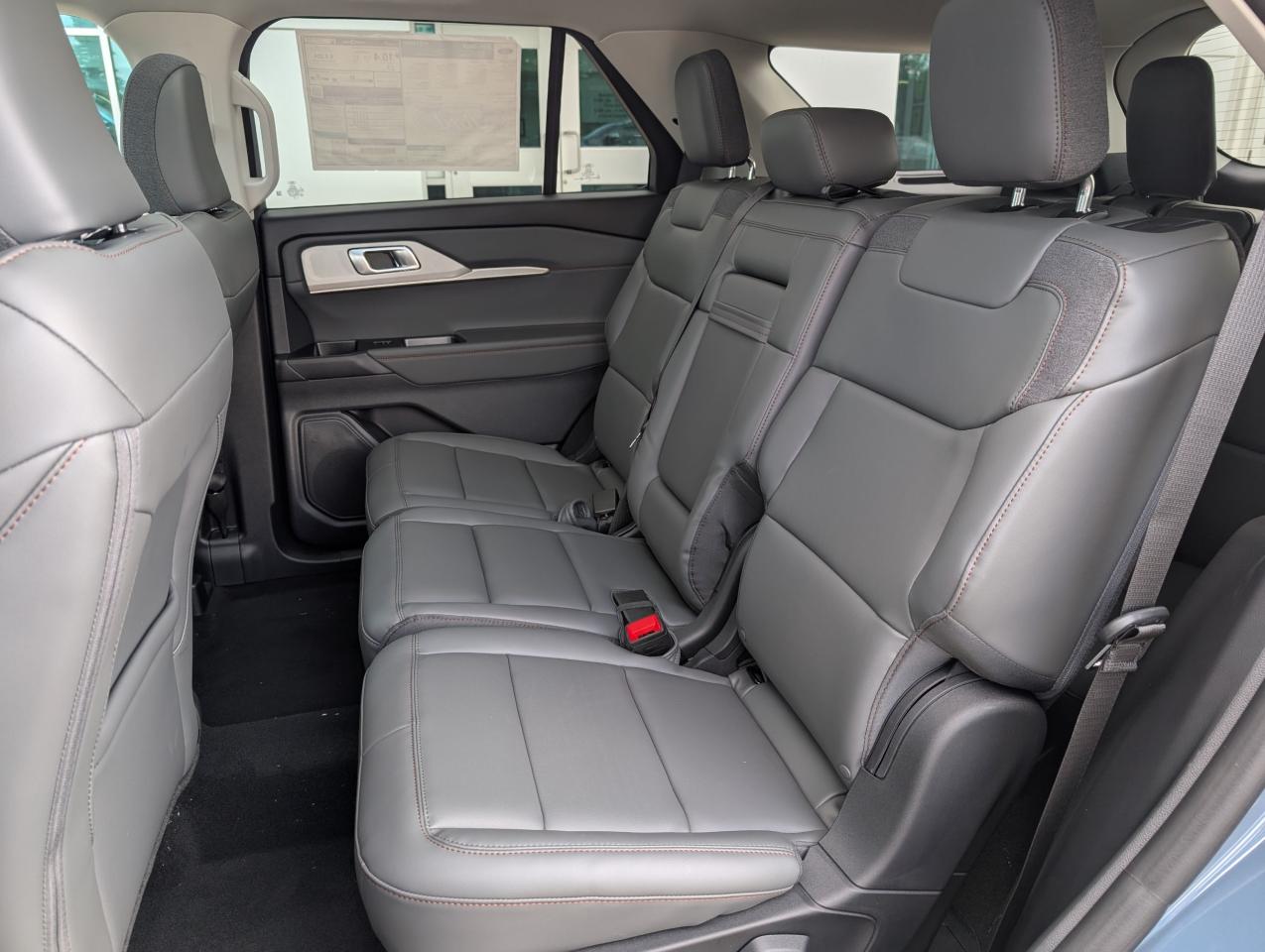 2025 Ford Explorer ACTIVE Photo5