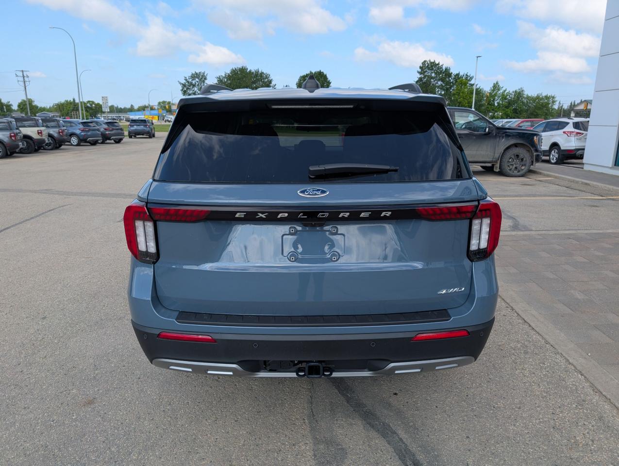2025 Ford Explorer ACTIVE Photo5