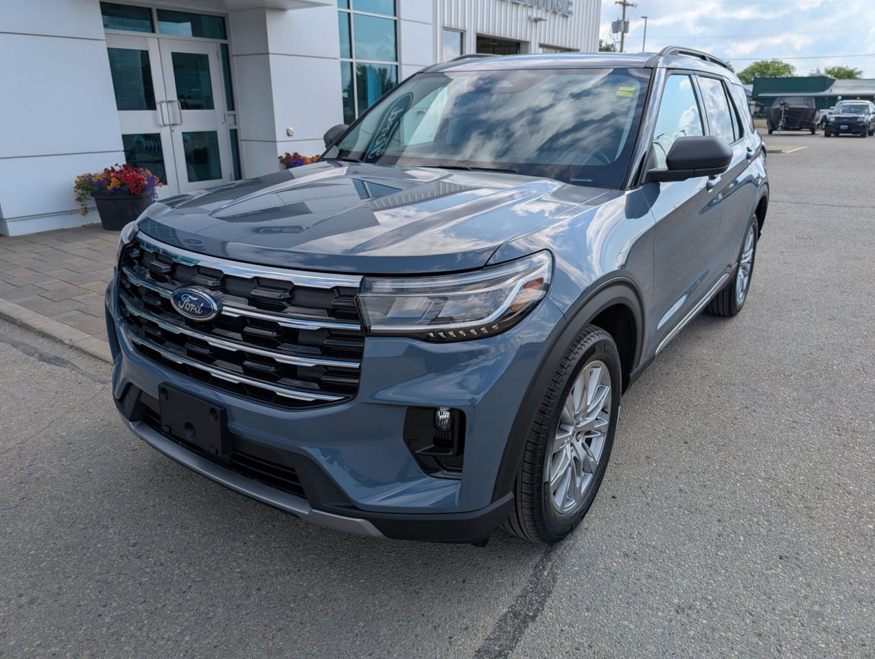 2025 Ford Explorer ACTIVE Photo
