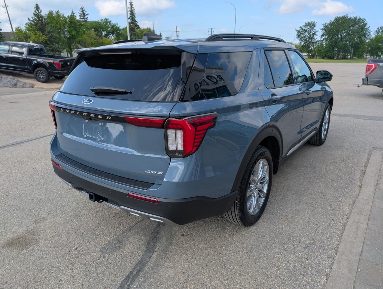 2025 Ford Explorer ACTIVE Photo5