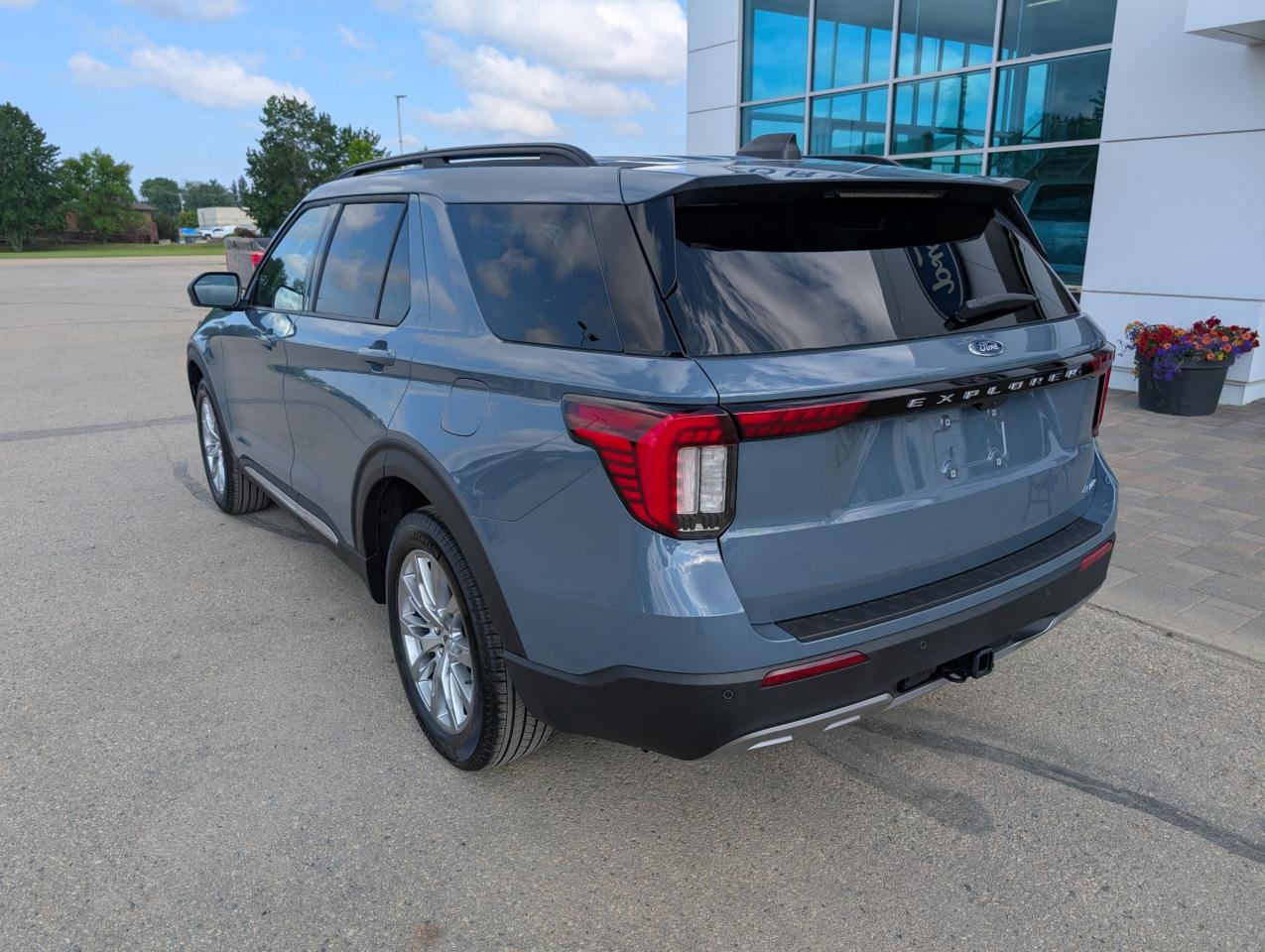 2025 Ford Explorer ACTIVE Photo5