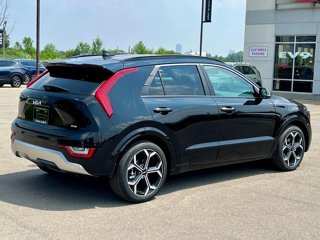 2025 Kia NIRO HEV SX Photo2