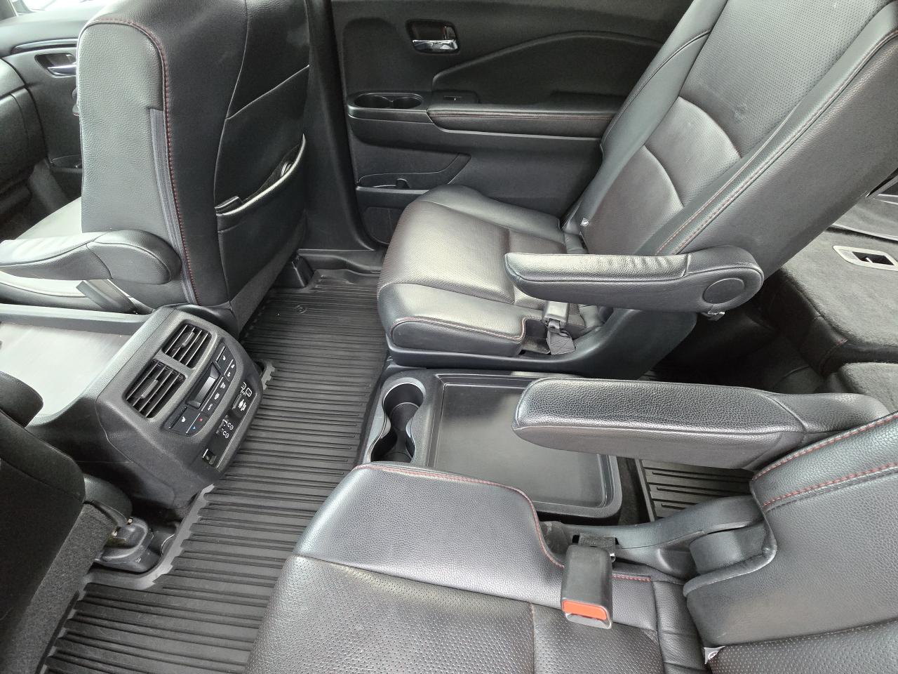 2019 Honda Pilot Black Edition Photo5