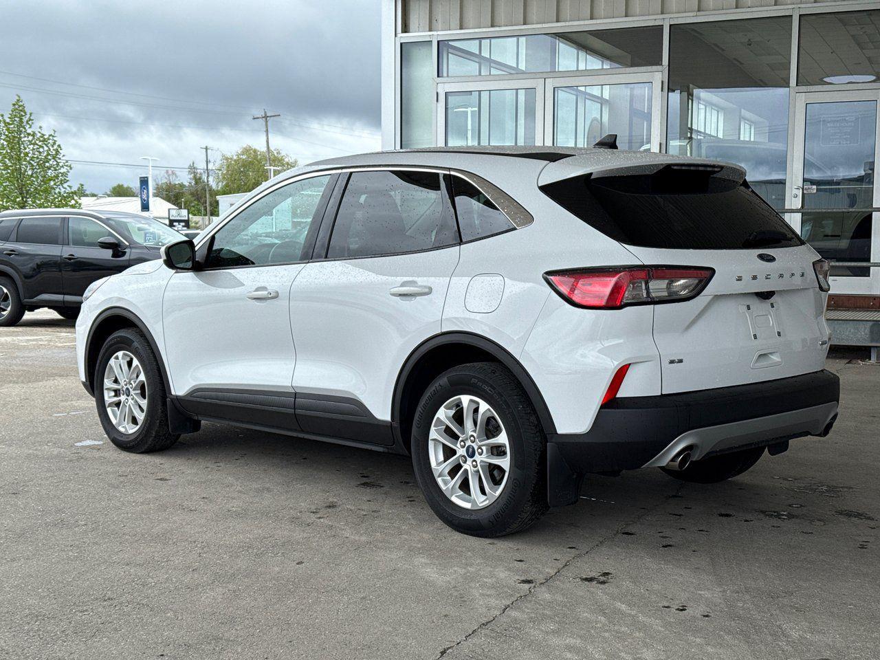 2020 Ford Escape SE - Photo #5