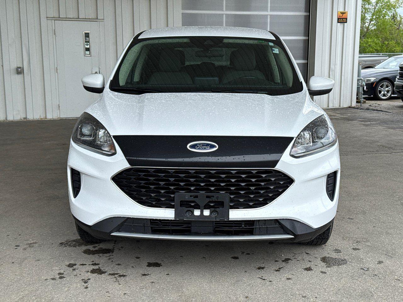 2020 Ford Escape SE - Photo #2