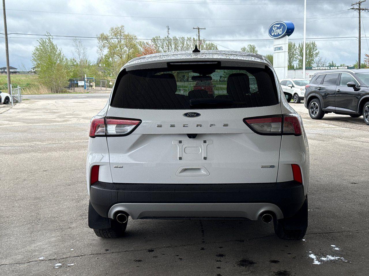 2020 Ford Escape SE - Photo #6