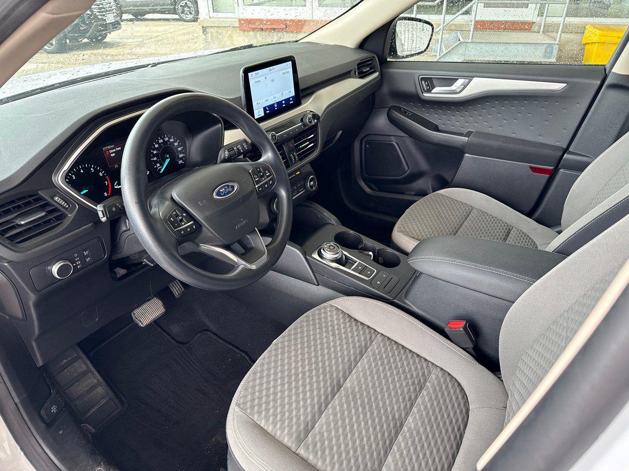 2020 Ford Escape SE - Photo #12