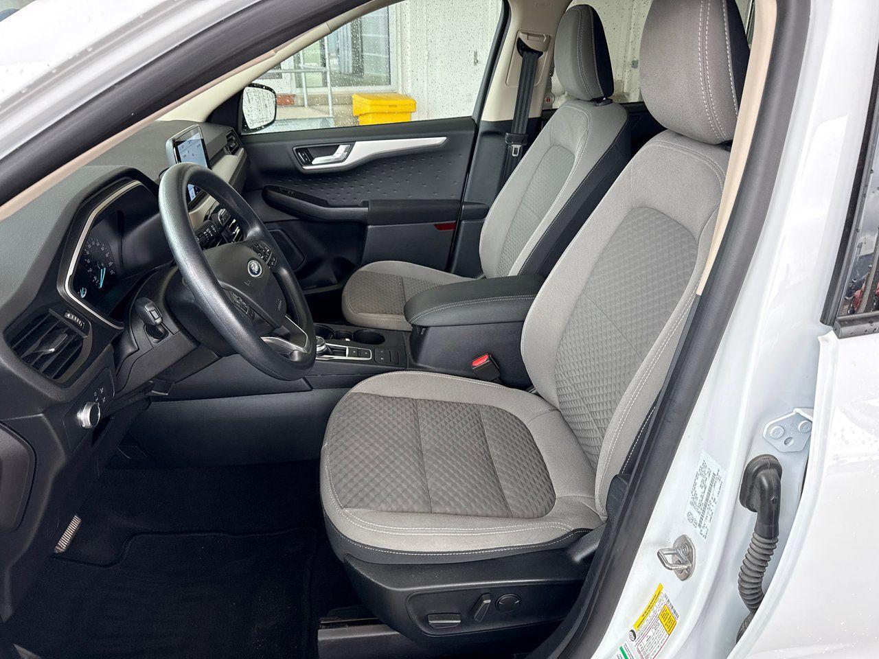 2020 Ford Escape SE - Photo #13