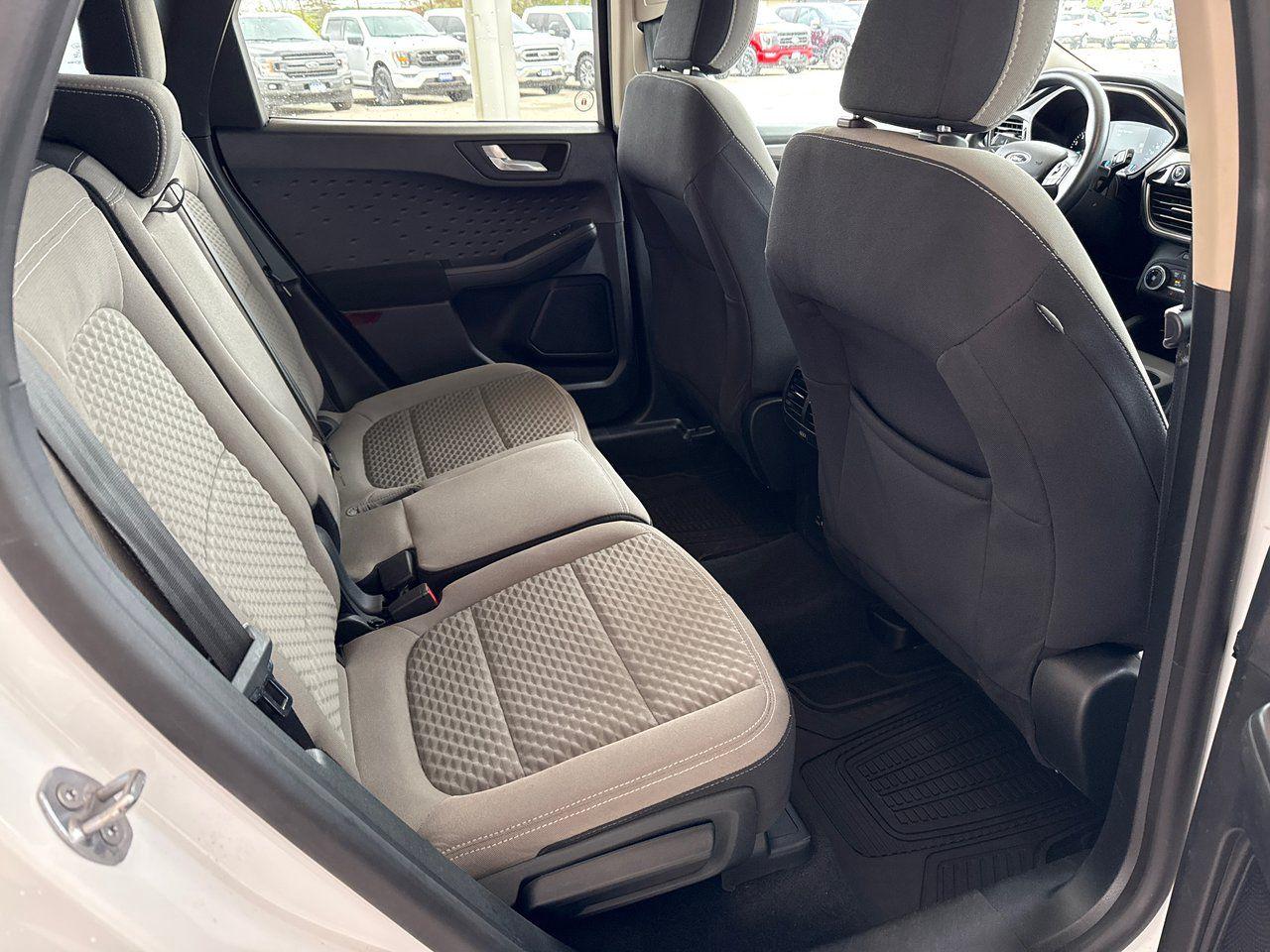 2020 Ford Escape SE - Photo #20