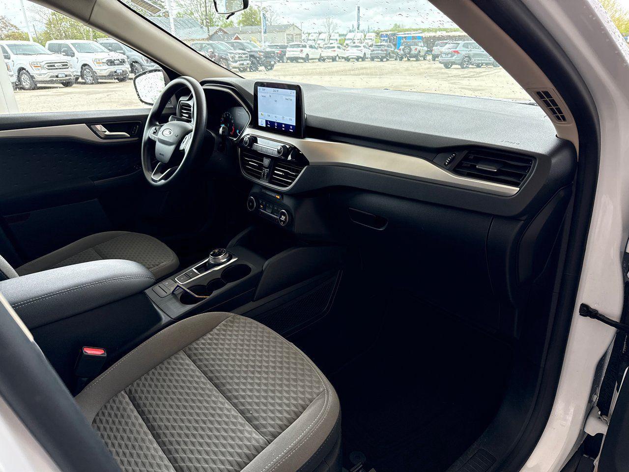 2020 Ford Escape SE - Photo #21