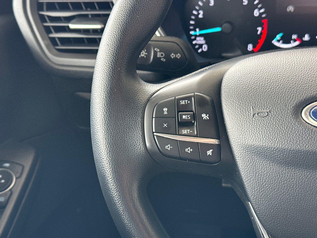 2020 Ford Escape SE - Photo #31