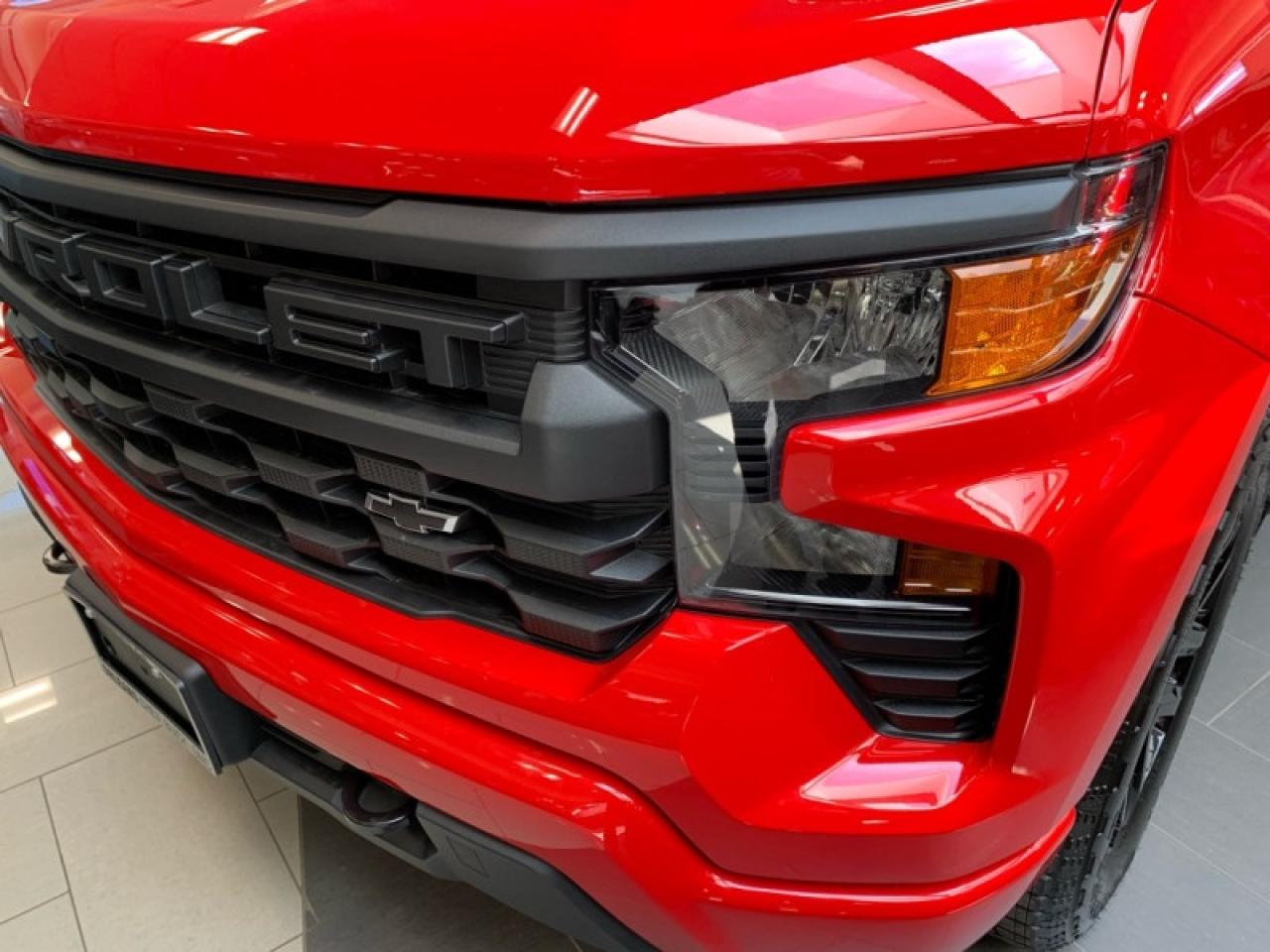 2025 Chevrolet Silverado 1500 Custom Photo2