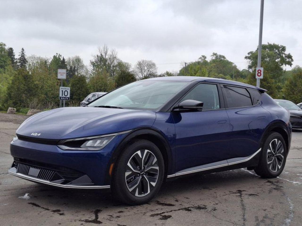Used 2024 Kia EV6 Land AWD | Nav | Adaptive Cruise | Heated Steering + Seats | Power Seat | CarPlay + Android | for sale in Guelph, ON