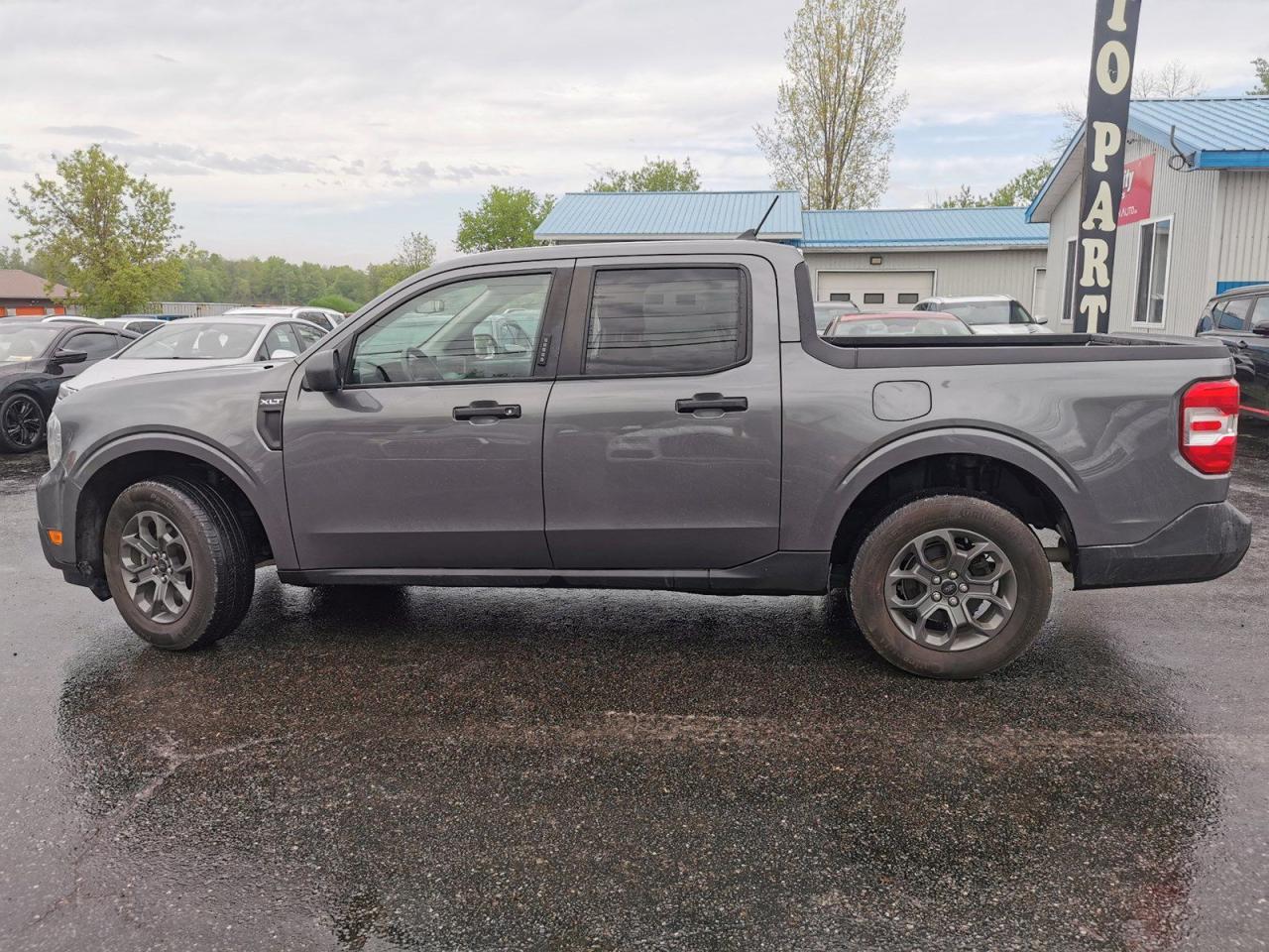 2022 Ford Maverick XLT - Photo #2