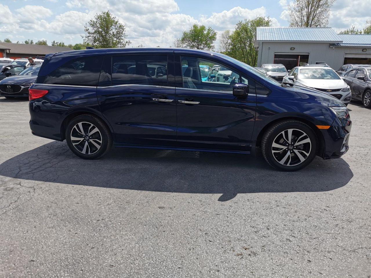 2018 Honda Odyssey Touring - Photo #4
