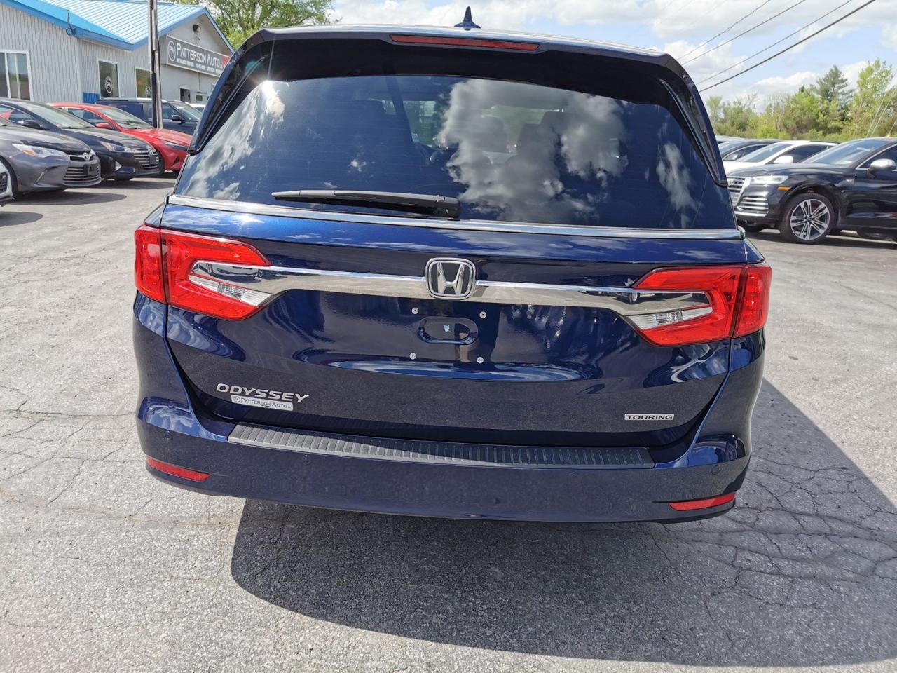2018 Honda Odyssey Touring - Photo #6