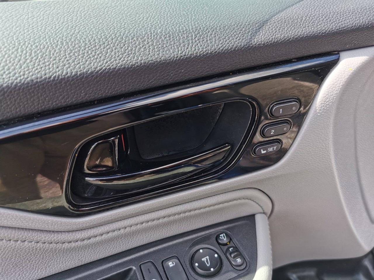 2018 Honda Odyssey Touring - Photo #12