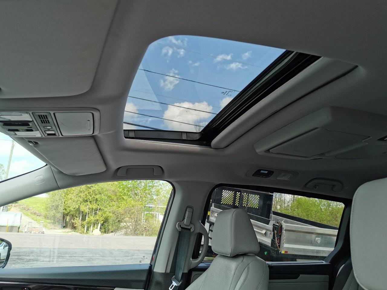 2018 Honda Odyssey Touring - Photo #16